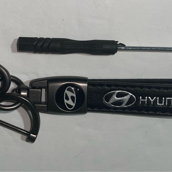 COPY - 🆕 Hyundai Genuine Black Leather Car Keychain Key Chain Fob Ring Holder A… - Picture 9 of 9